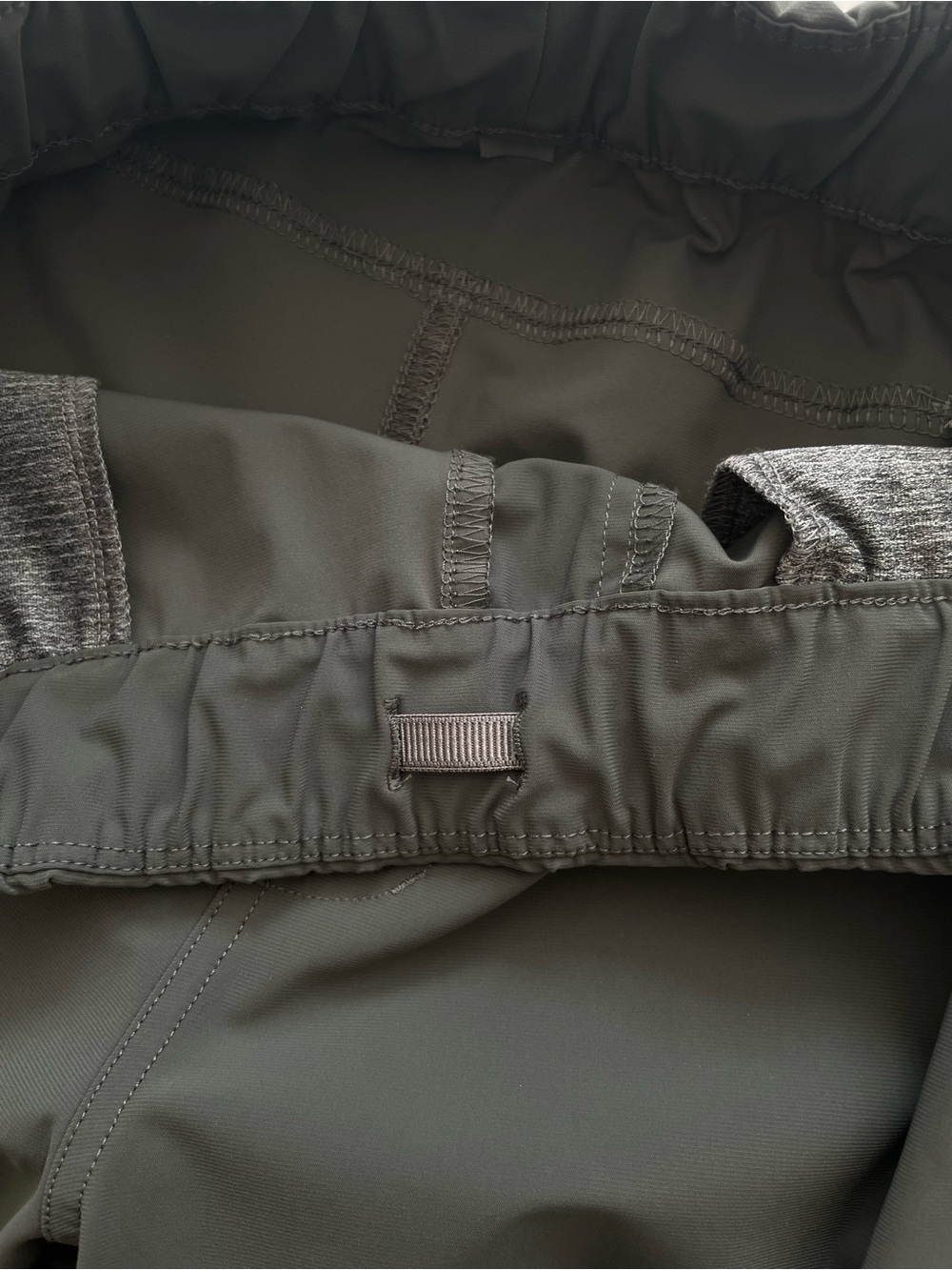 Vuori Miles Ankle Pants Grey Size M Athleisure Casual Work Out Walking Sporty - Picture 9 of 16